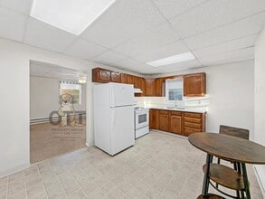 301 N Julian St, Unit 2 in Ebensburg, PA - Foto de edificio - Building Photo