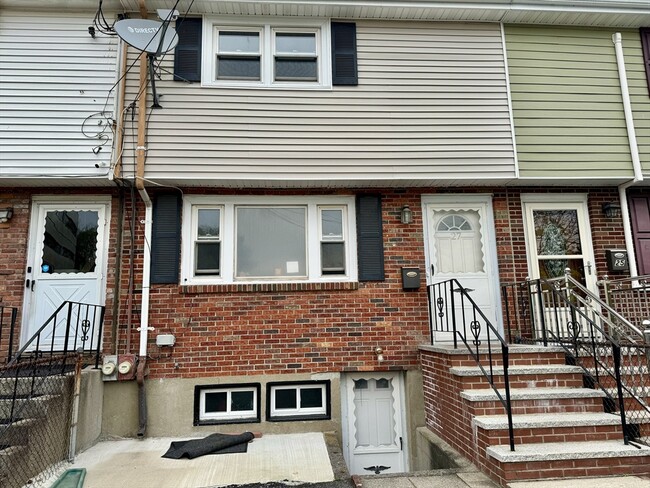 property at 27 Griggs Pl