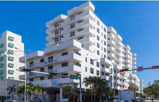 4301 Collins Ave in Miami, FL - Building Photo