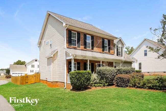 5816 Brakenwood Dr in Pfafftown, NC - Building Photo - Building Photo