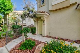 1500 Ruby Cliffs Ln, Unit 201 in Las Vegas, NV - Building Photo - Building Photo
