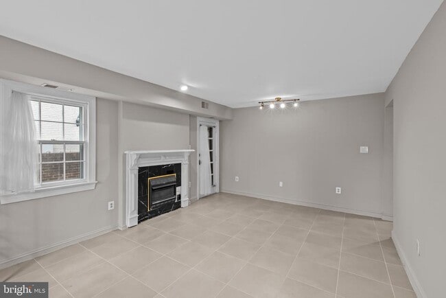 810 Queen St in Alexandria, VA - Foto de edificio - Building Photo