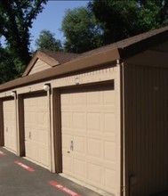 Oak Creek Village in Citrus Heights, CA - Building Photo - Building Photo