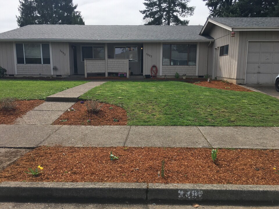 3482-3492 Parish St in Eugene, OR - Building Photo