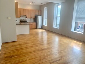 3055 N Sheffield Ave in Chicago, IL - Building Photo - Building Photo