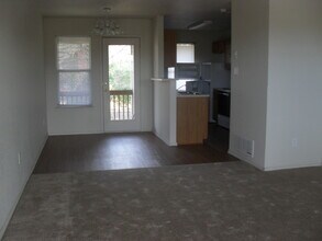 304 Creek St, Unit D in Copperas Cove, TX - Foto de edificio - Building Photo