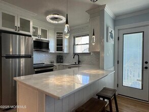 98 Wharfside Dr in Monmouth Beach, NJ - Building Photo - Building Photo