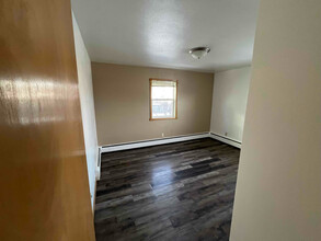 618 N 8th St-Unit -1 in Bismarck, ND - Building Photo - Building Photo