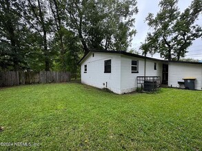 2017 Ella St in Jacksonville, FL - Building Photo - Building Photo