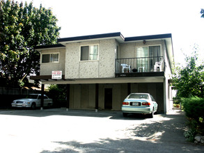 La Sienna Apartments in Seattle, WA - Building Photo - Building Photo