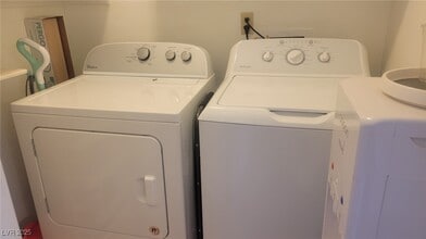 2140 Willowbury Dr in Las Vegas, NV - Building Photo - Building Photo