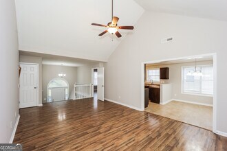 2175 Lake Royale Dr in Riverdale, GA - Building Photo - Building Photo