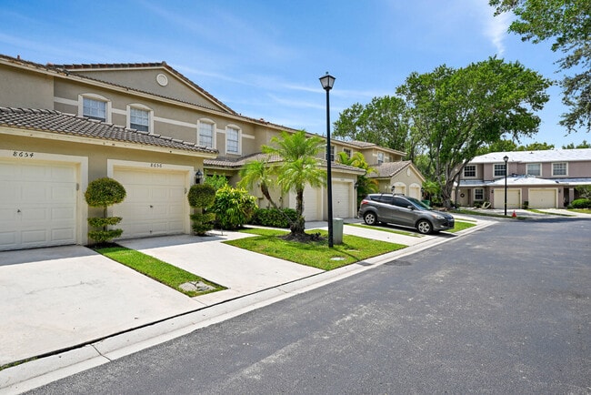 property at 8658 S Southgate Shores Cir