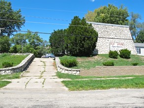 Flagstone Apartments in Cedar Rapids, IA - Building Photo - Building Photo