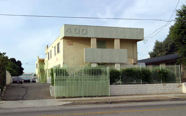 400 E 120th St in Los Angeles, CA - Building Photo