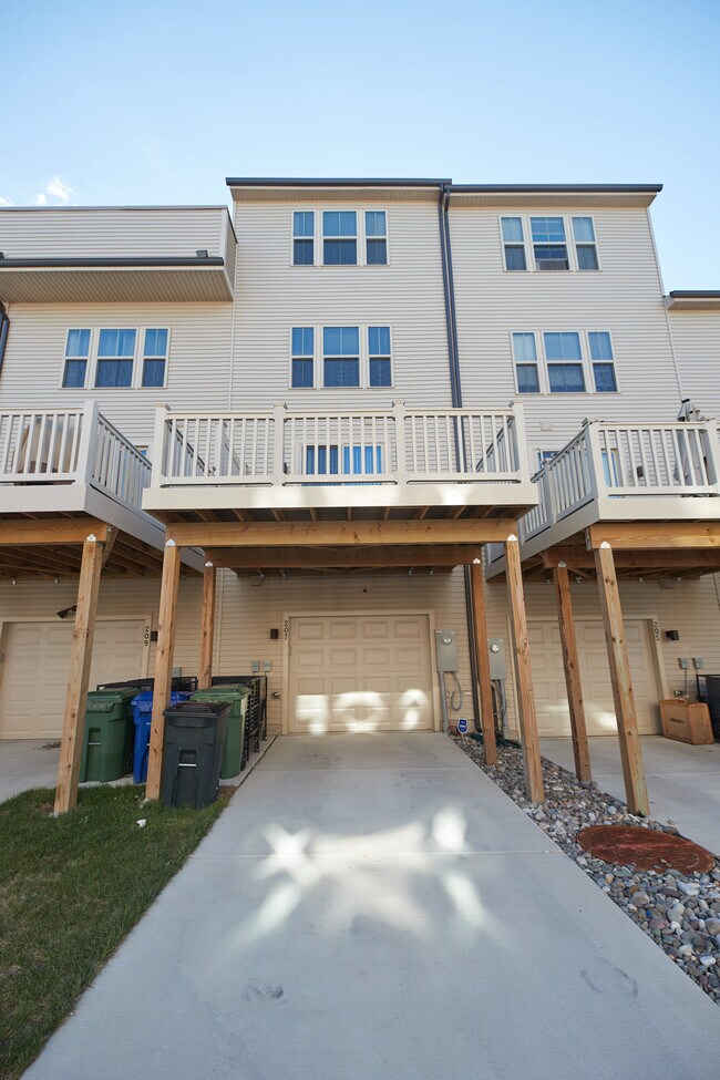 207 S Newkirk St in Baltimore, MD - Building Photo - Building Photo