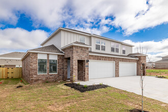 Flyway Meadows in Lowell, AR - Building Photo - Building Photo