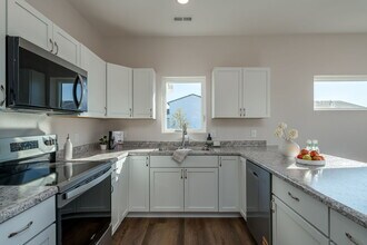 3131-3201 Noble Dr in Mankato, MN - Foto de edificio - Building Photo