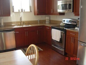 358 SW 14th Ave in Fort Lauderdale, FL - Building Photo - Building Photo