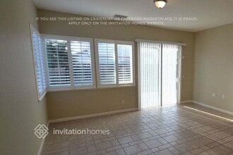 1070 Steele Way in Galt, CA - Building Photo - Building Photo