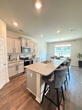 000 H Ct in Hoschton, GA - Building Photo - Building Photo