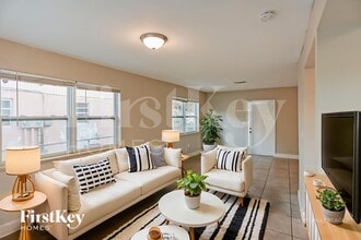 9231 SW 204th Terrace in Cutler Bay, FL - Foto de edificio - Building Photo