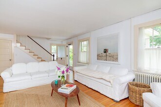 7 Cooper Ln in East Hampton, NY - Building Photo - Building Photo
