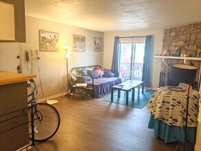8555 Fairmount Dr in Denver, CO - Building Photo - Building Photo