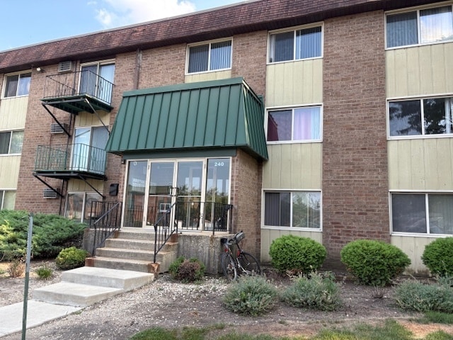 property at 240 Springhill Dr