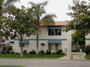 12561 Sunswept Ave in Garden Grove, CA - Foto de edificio - Building Photo