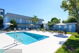1020 N Victoria Park Rd in Fort Lauderdale, FL - Building Photo - Building Photo