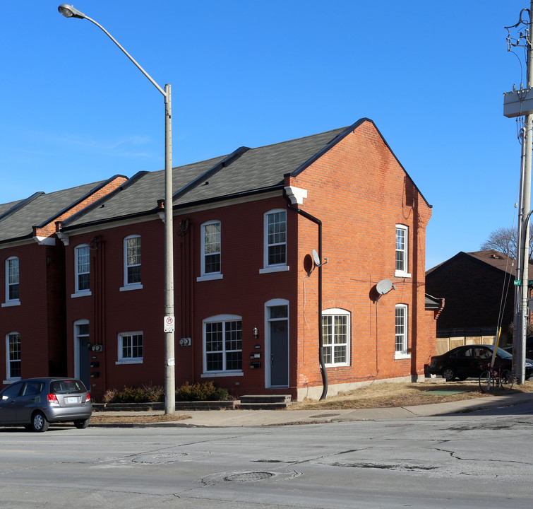 556-558 James St N in Hamilton, ON - Building Photo