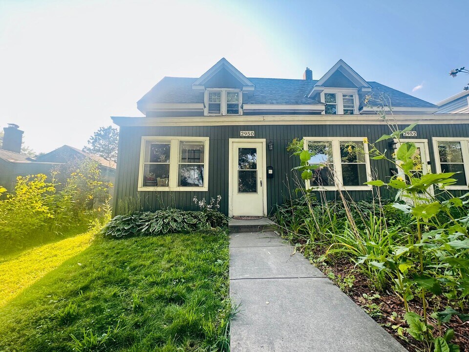 2950 Pierce St NE in Minneapolis, MN - Building Photo