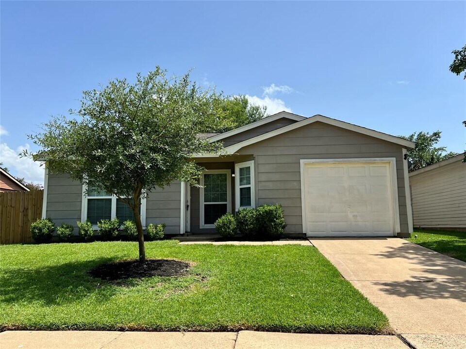 24223 Jumping Jay Dr in Hockley, TX - Building Photo