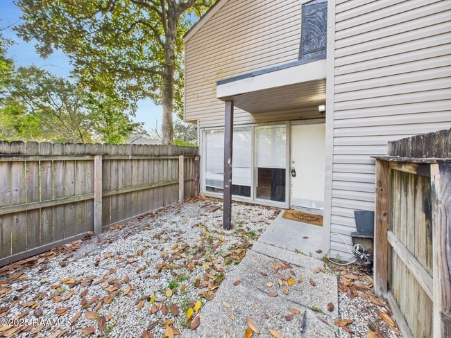 511 Fox Run Ave in Lafayette, LA - Building Photo - Building Photo