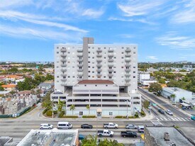 2217 NW 7th St in Miami, FL - Building Photo