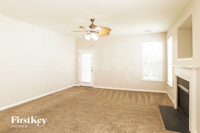6101 Elderbush Dr in Greensboro, NC - Building Photo - Building Photo