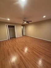 3745 Durango Dr in Dallas, TX - Foto de edificio - Building Photo