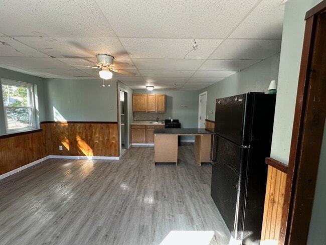 223 Jackson St, Unit 2 in Willimantic, CT - Building Photo - Building Photo