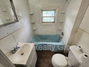 2015 Washington Ave in Terre Haute, IN - Building Photo - Building Photo