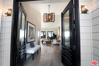 7526 Wiscasset Dr in Los Angeles, CA - Building Photo - Building Photo