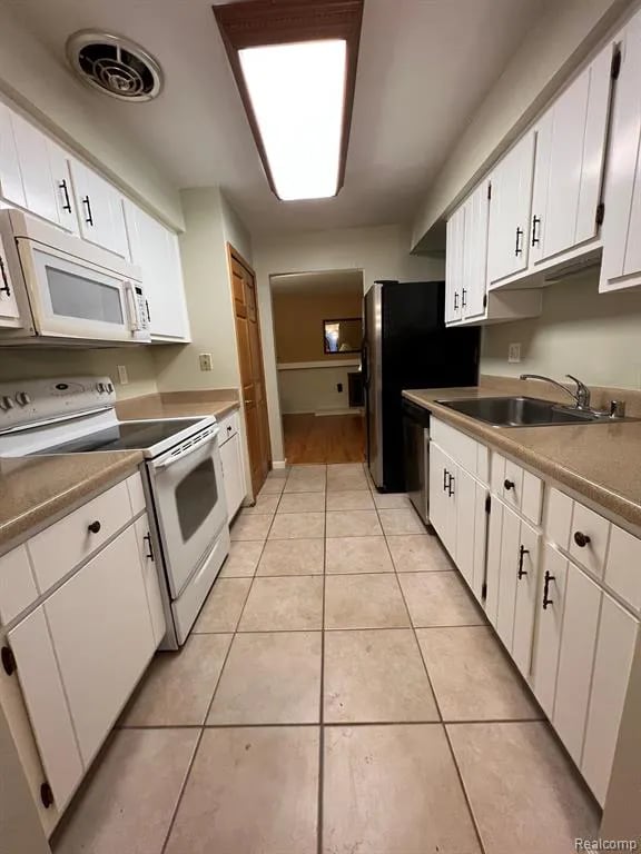 property at 1992 Seabright Ct