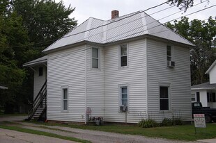 521 Dewey Ave in Goshen, IN - Building Photo