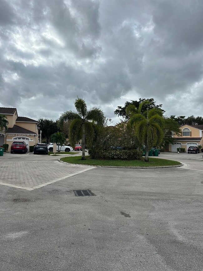 14837 Balgowan Rd in Hialeah, FL - Building Photo - Building Photo