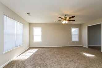 933 Grass Hollow Ct in Charlotte, NC - Building Photo - Building Photo