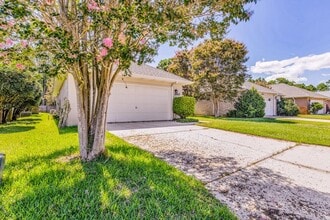 1443 Champions Green Dr in Gulf Breeze, FL - Building Photo - Building Photo
