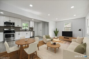 456 N Walnut St in Waterbury, CT - Building Photo