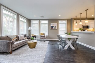 4945 Washington St in Boston, MA - Building Photo