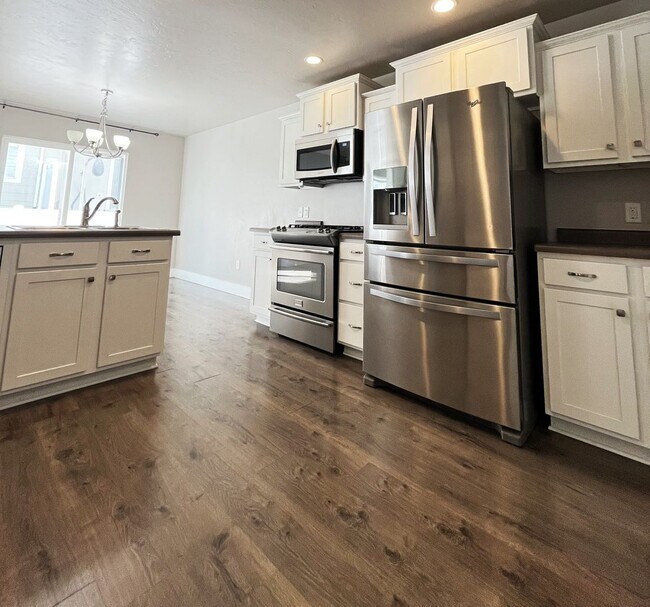 15153 Bright Stars Dr in Bluffdale, UT - Building Photo - Building Photo