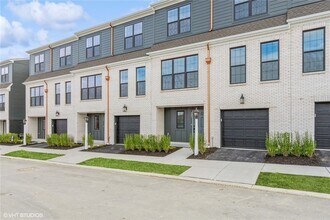 403 Cranford Wy, Unit 3329D in Cranberry Township, PA - Building Photo - Building Photo